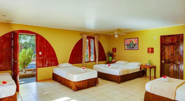 Dushi Vida Country Inn, Varaa Hotelli Hotellit Alajuela uima-altaalla, Uima-allas