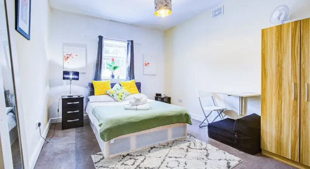 Luxury Ensuite Double Room Close to Central London