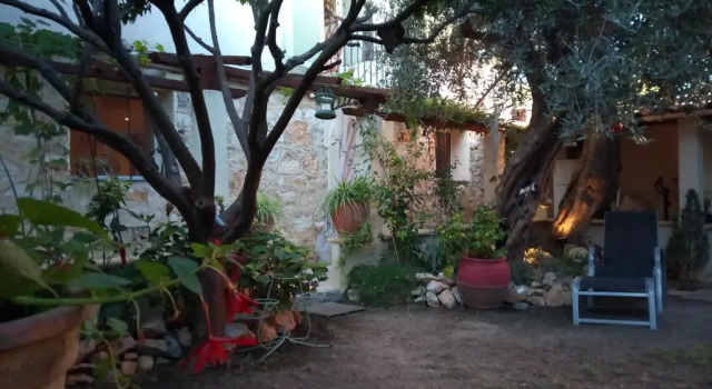 Апартаменты Bel appartement avec jardin privatif