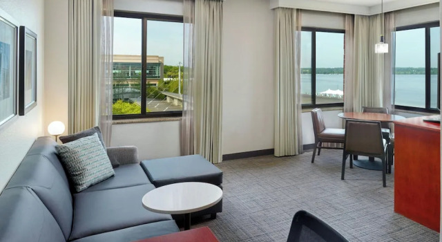 Люкс c 1 комнатой с видом на реку AC Hotel National Harbor Washington, DC Area