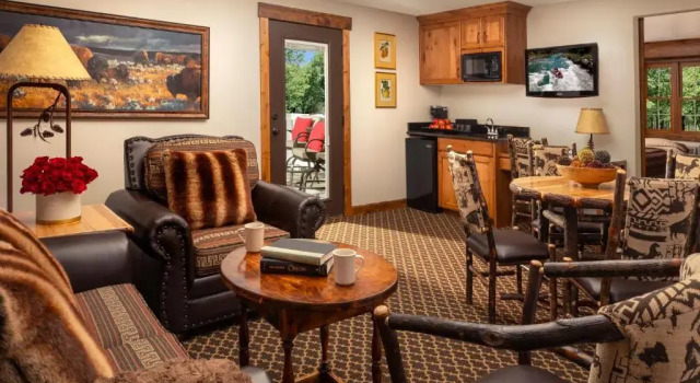 Люкс с балконом Parkway Inn of Jackson Hole