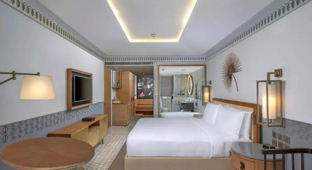Люкс Deluxe с балконом и с видом на реку DoubleTree by Hilton Goa - Panaji