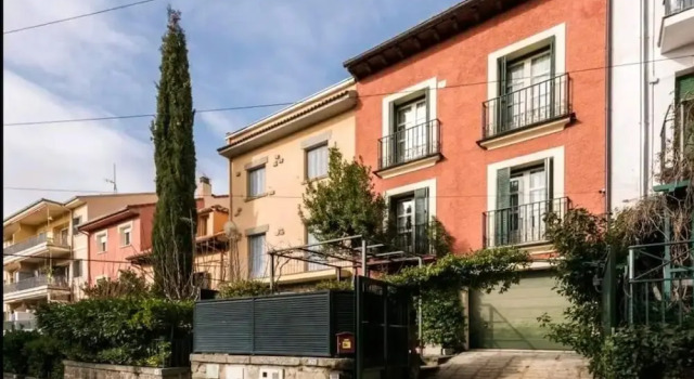 House With 2 Bedrooms in San Lorenzo de El Escorial, With Wonderful Mountain View, Enclosed Garden and Wifi Near the Slopes