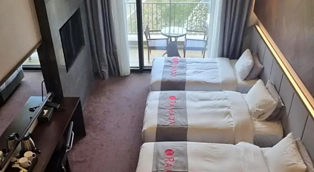 Трёхместный номер Deluxe Ramada Hotel & Suites by Wyndham Gangwon Pyeongchang