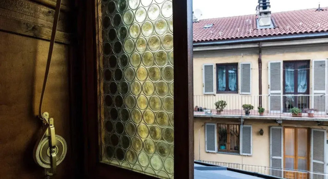 Colorful Statuto Square Design Apart