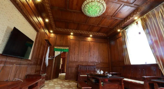 Shangri La Bala Ancient Village View Hotel, Забронировать Отель Отели Шангри-Ла с парковкой, Парковка