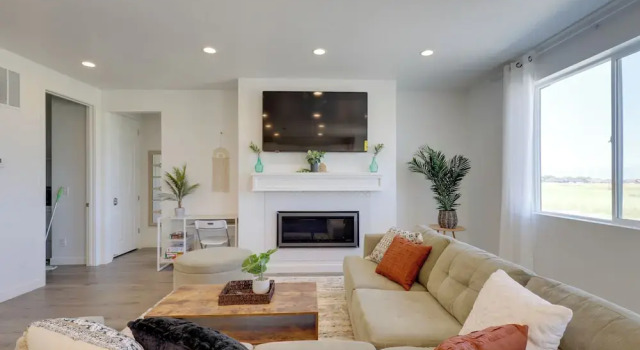 Modern Lake Point Home - 1 Mi to Great Salt Lake!, Varaa Lomakoti Lake Point Utah