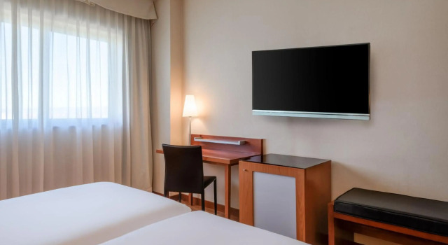 AC Hotel Alcalá de Henares by Marriott, Забронировать Отель Алькала-де-Энарес Провинция Мадрид