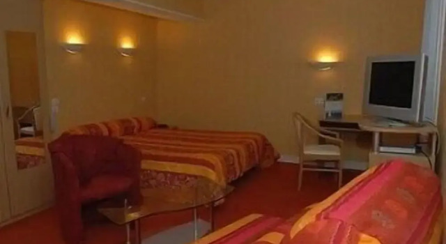 Logis Hotel Restaurant Du Commerce, Prenota Hotel Pont-d'Ouilly Swiss Normandy