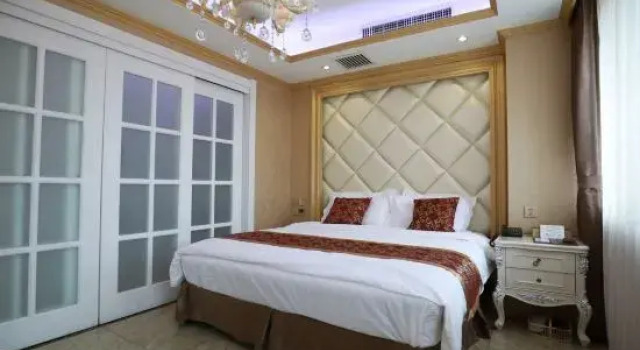 Люкс Deluxe S. Z. Hotel