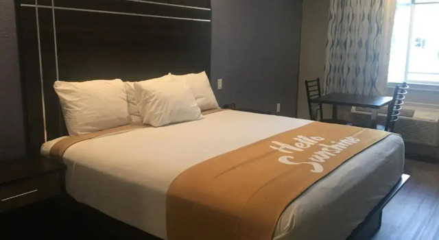 Люкс Days Inn & Suites by Wyndham La Porte