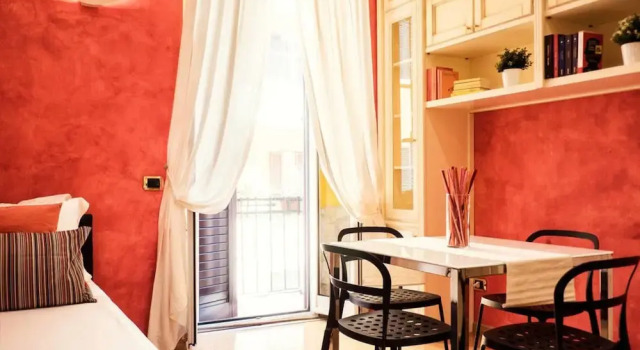 Colorful, Cute, Refined Flat in San Pietro's Area