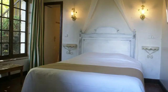 Hostellerie du Château de l'Isle, Reserva ahora Hotel Hoteles en Centro con aparcamiento, Aparcamiento