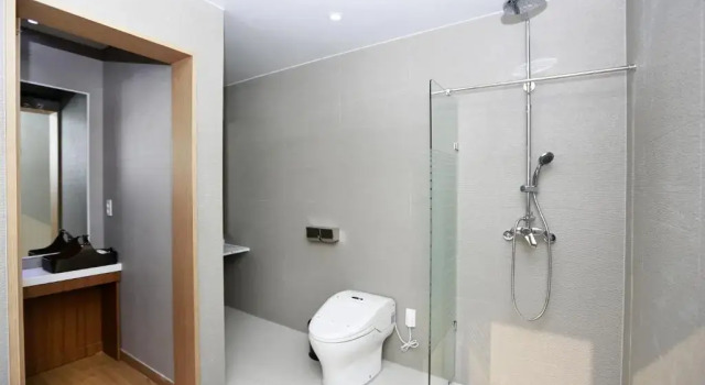Полулюкс Black Sands Hotel