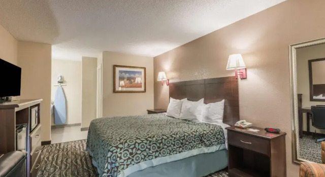 Номер Standard Days Inn by Wyndham San Marcos