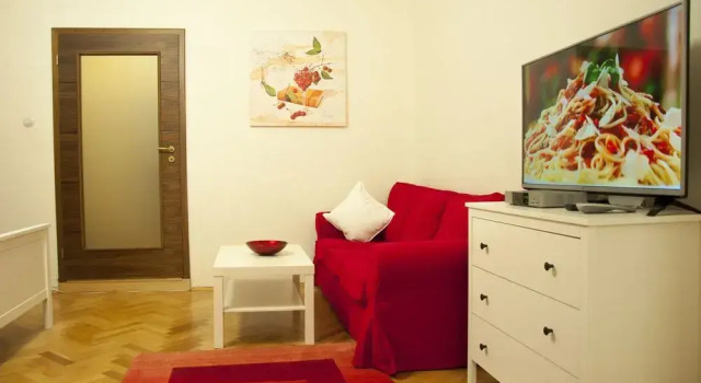 Cherry Charm Apartment