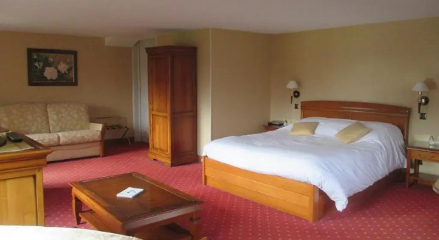 Номер Deluxe Château des Monthairons Hôtel Restaurant GastroMaison Spa privatif