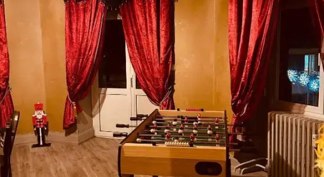 L'Industrie de Marie - Comme un Livre Ouvert, Book Apartment  