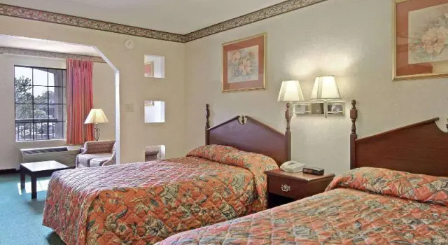 Номер Days Inn & Suites by Wyndham Fort Valley