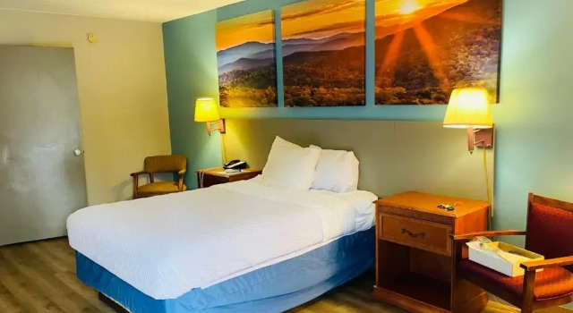 Номер Accessible Days Inn by Wyndham Harriman