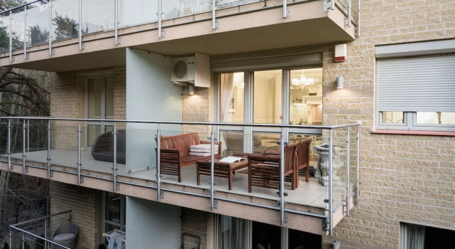 Dariusz Apartament PREMIUM Jurata z garażem, Varaa Huoneisto Hotellit Pommeri pysäköinnillä, Pysäköinti