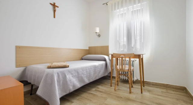 Номер Economy Cristo rey Pozuelo