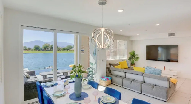Коттедж 2 Mi to Fantasy Springs Casino: Lakefront Retreat!