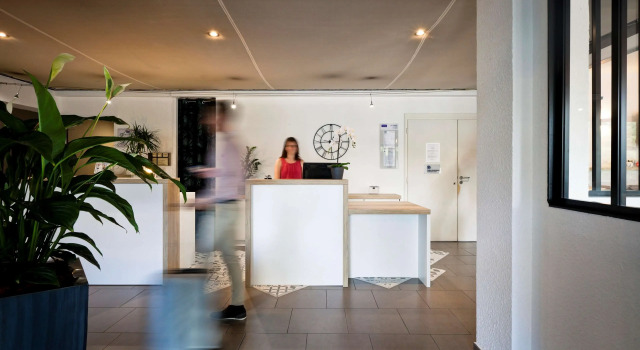 Kyriad Lyon Sud - Saint Genis Laval, Book Hotel Hoteller i Rhône-Alps med parkering, Parkering