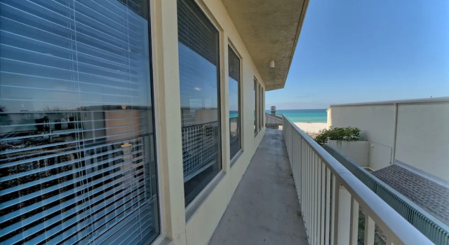 Номер Standard Modern Oceanfront Retreat, Spacious Balcony - 0207 3 Bedroom Condo by RedAwning