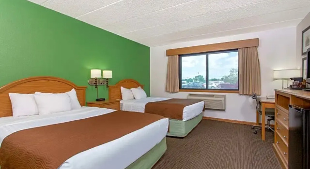 Номер Standard AmericInn by Wyndham Eau Claire