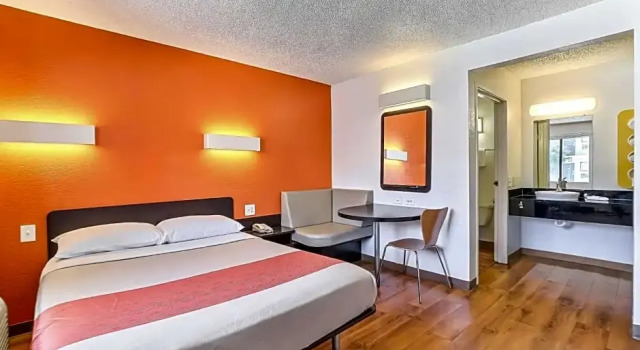 Люкс Motel 6 Oakland Airport