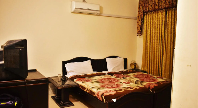 Suvastu Resort Swat by Khan Familia Travels, Забронировать Курортный отель Сайду Шариф провинция Хайбер-Пахтунхва
