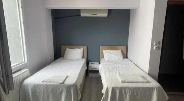 Трёхместный номер Classic с балконом Karya Hotel
