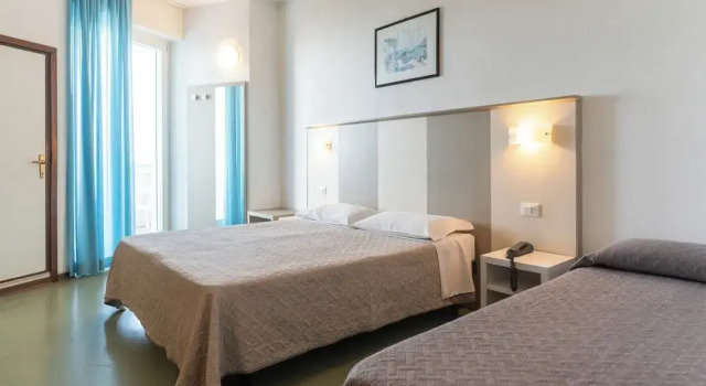Трёхместный номер Standard с балконом и с видом на море Hotel Concord
