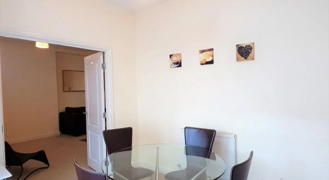 Old Town Apartments, Забронировать Апартаменты/квартира Суиндон Уилтшир, рядом с The Energy Check County Ground