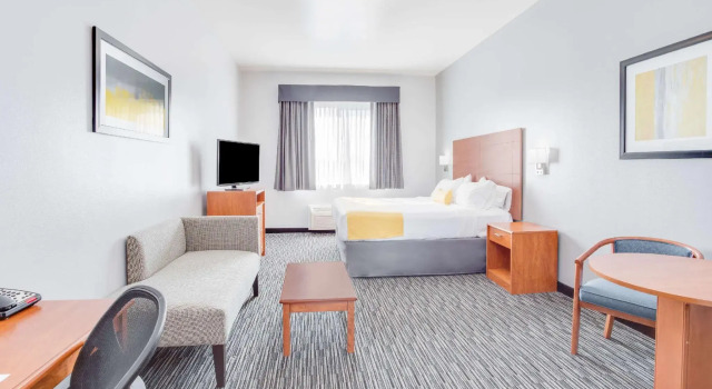 Номер Standard Ramada by Wyndham Marina