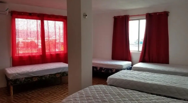 Reggae Hostel Montego Bay, Забронировать Хостел Отели Монтего-Бэй с парковкой, Парковка