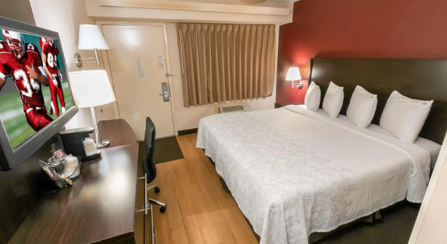 Двухместный номер Standard Red Roof Inn PLUS+ Statesville