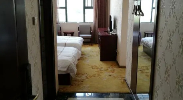 Люкс Sun City Business Hotel