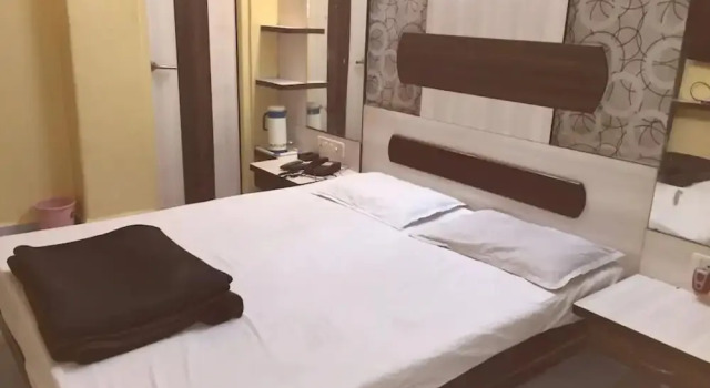 Goroomgo Pat Village Inn Indore, Забронировать Отель Отели штата Махараштры 3 звезды, 3*