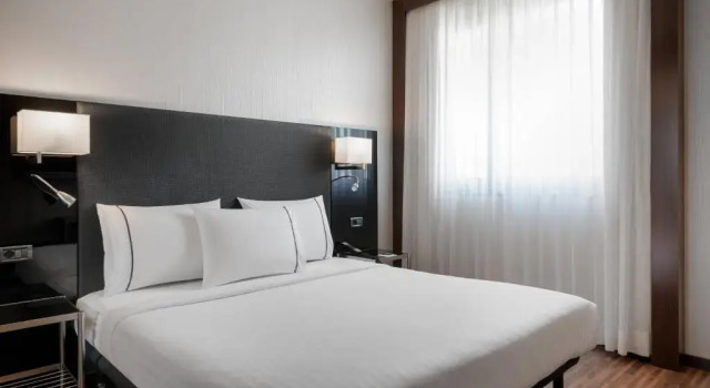 Двухместный номер Standard Plus AC Hotel Firenze by Marriott