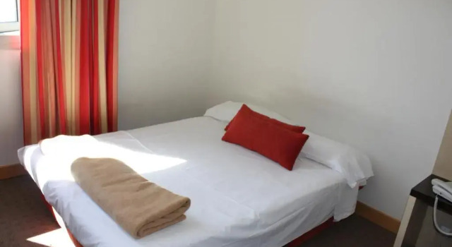 Трёхместный номер Standard Holiday Inn Express Molins de Rei by IHG