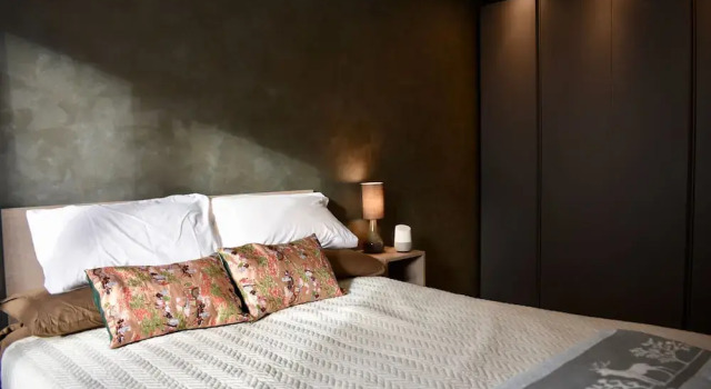 Artistic 1 Bedroom Apartment With Balcony Ifsc