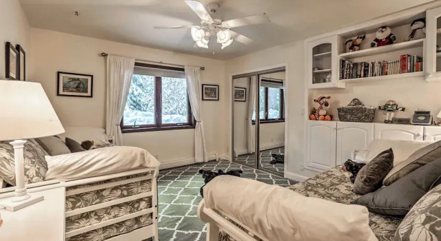 Lake Tahoe Family Home w/ Hot Tub & Game Room!, Забронировать Дом для отпуска Коттеджи Норт-Лейк-Тахо, Коттедж