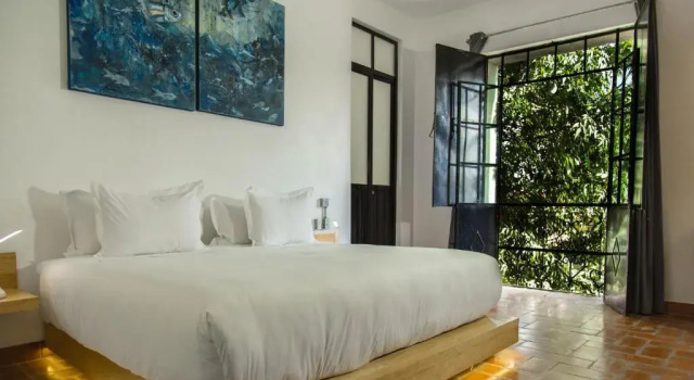 Люкс с балконом Agrado Guest House
