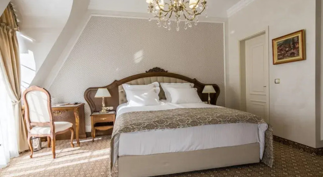 Двухместный номер Deluxe с балконом Residence City Garden - Certificate of Excellence Top 10 BEST Five-Stars City Hotels for 2024 awarded by HTIF