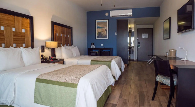 Четырёхместный люкс Sawari Hotel