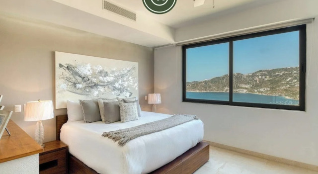 Luxury 4 BR Condo - Amazing Bay View - Pool