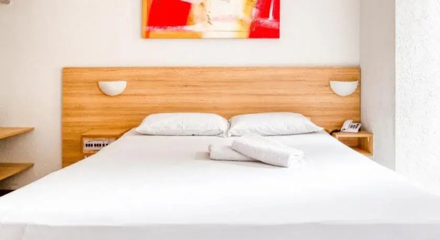 Hotel Santiago, Забронировать Отель Politeama Сальвадор
