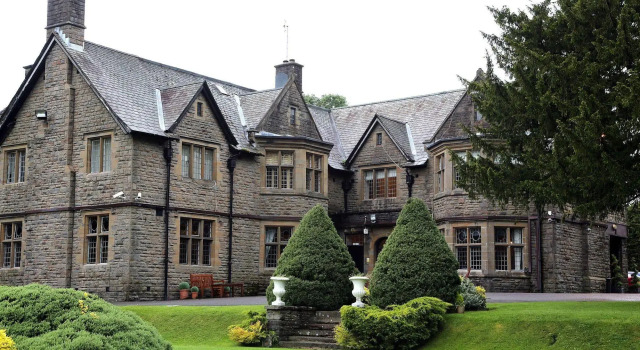 Maes Manor Country Hotel, Забронировать Отель Отели Блэквуд с парковкой, Парковка